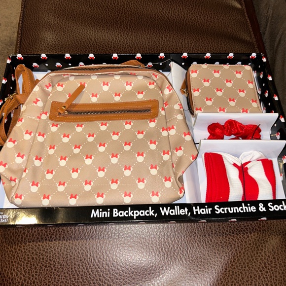 Miney mouse Disney mini backpack wallet hair scrunchie socks gift set